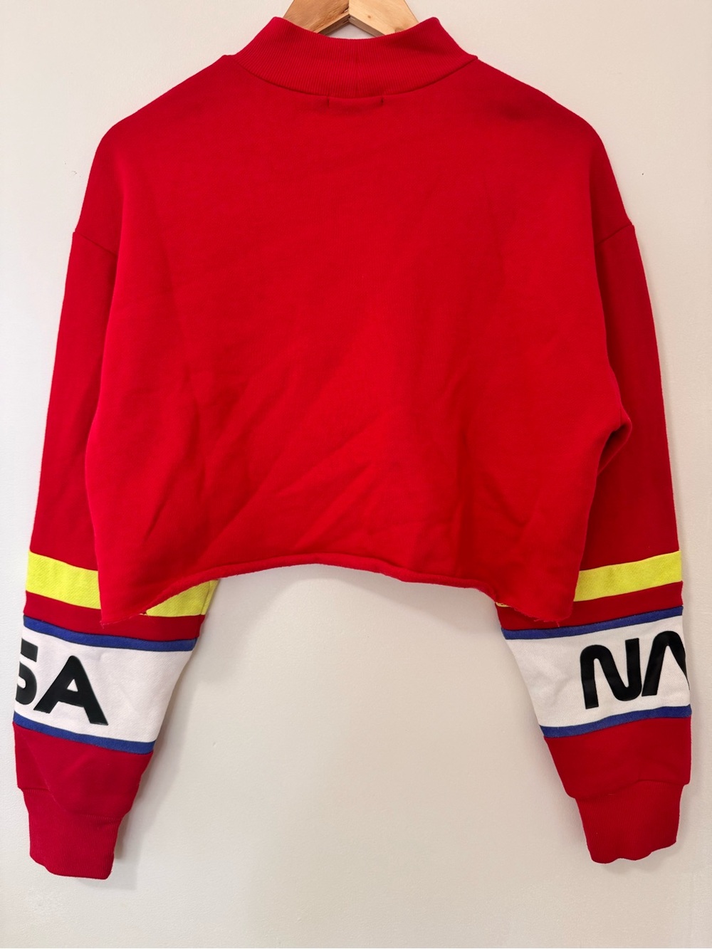 Forever 21 NASA Cropped Sweatshirt – Size M